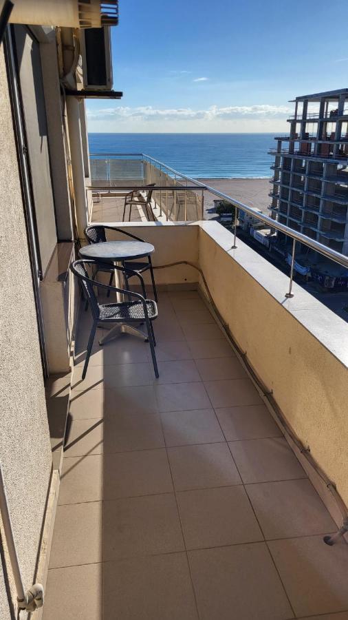 Seaview Cancun Apartments Summerland Mamaia Esterno foto