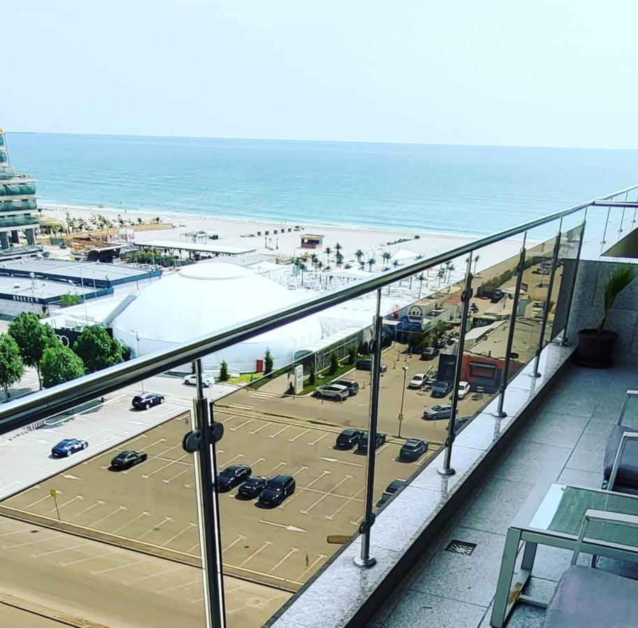 Seaview Cancun Apartments Summerland Mamaia Esterno foto