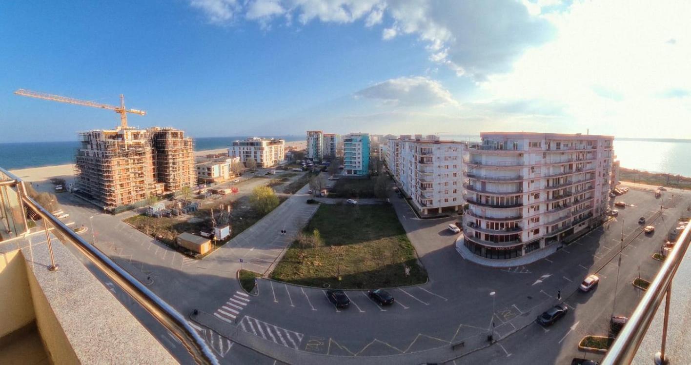 Seaview Cancun Apartments Summerland Mamaia Esterno foto