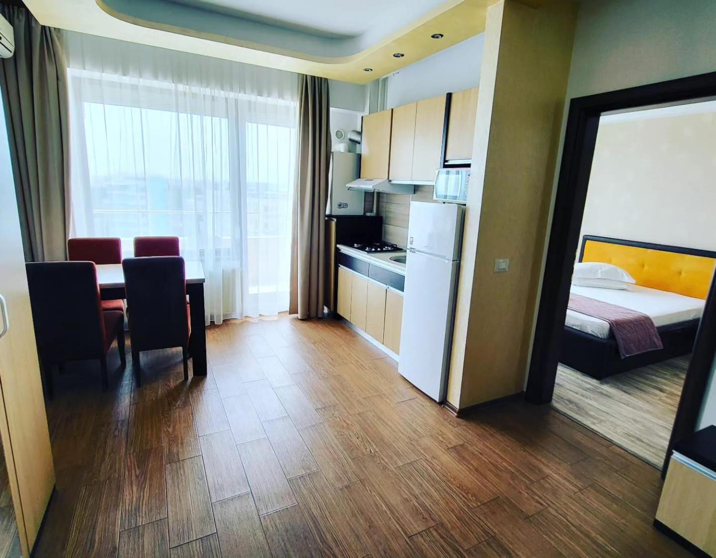 Seaview Cancun Apartments Summerland Mamaia Esterno foto