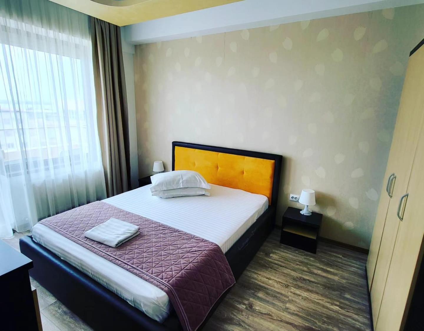 Seaview Cancun Apartments Summerland Mamaia Esterno foto