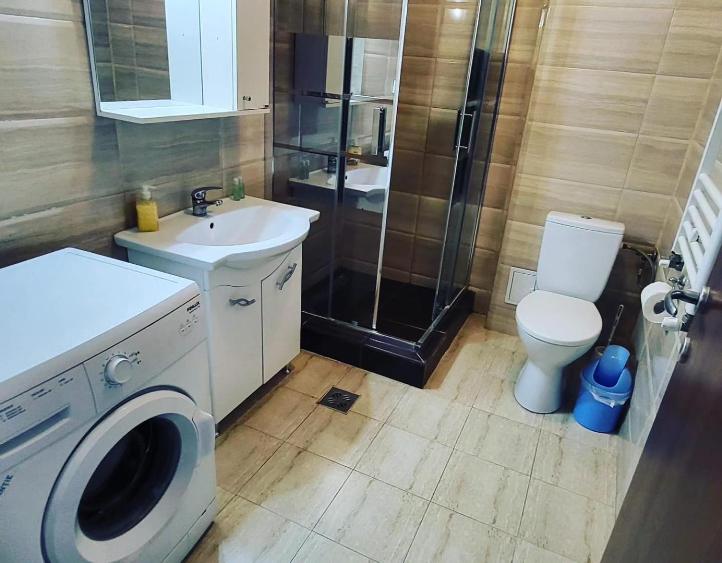 Seaview Cancun Apartments Summerland Mamaia Esterno foto